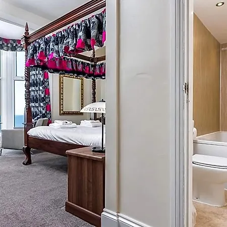 Riviera 4* Whitby