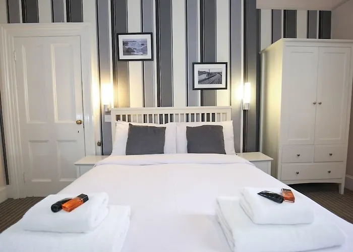 Riviera Guest house Whitby